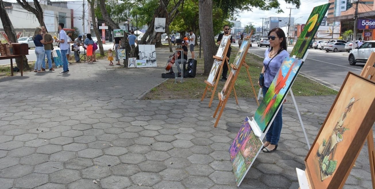 Mais uma feirinha que deu certo no canteiro central da Getúlio: “Lá na Rua”  – Blog da Feira